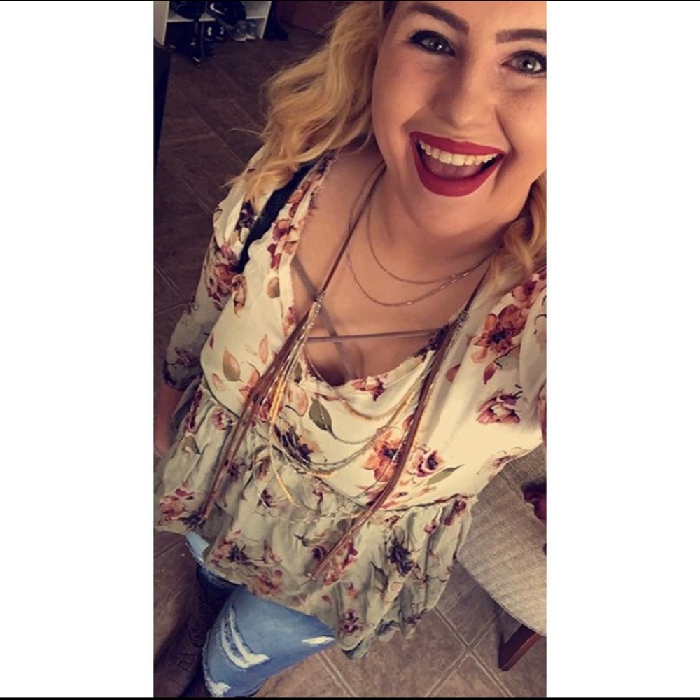 XL THE BUCKLE-GIMMICKS HIGH LOW HEM TOP